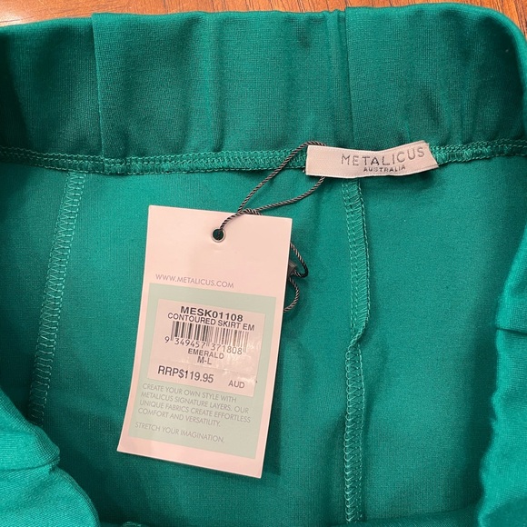 NWT METALICUS EMERALD GREEN HIGH WAISTED 
PLEATED PENCIL SKIRT M/L - Picture 4 of 5